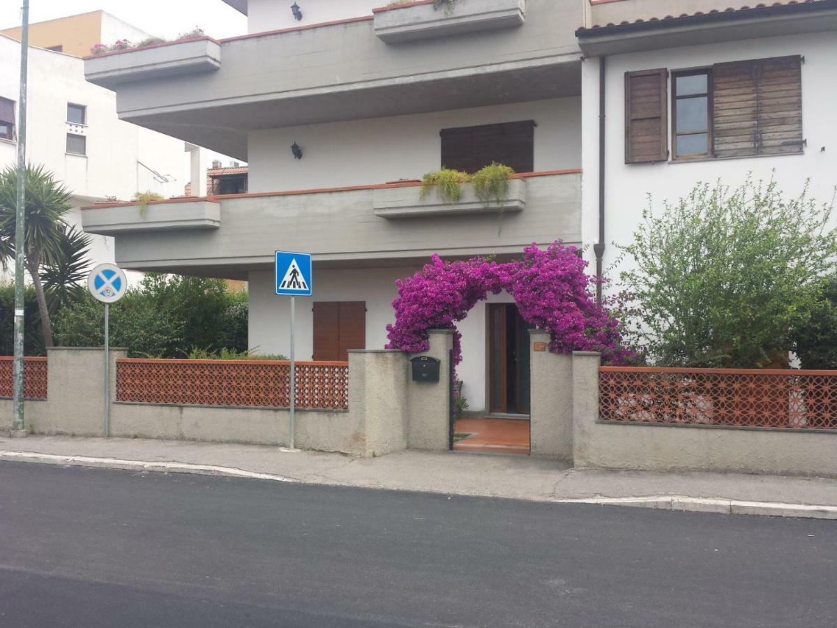 Villa Lory Албиния Екстериор снимка