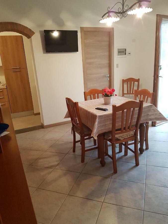 Villa Lory Албиния Екстериор снимка