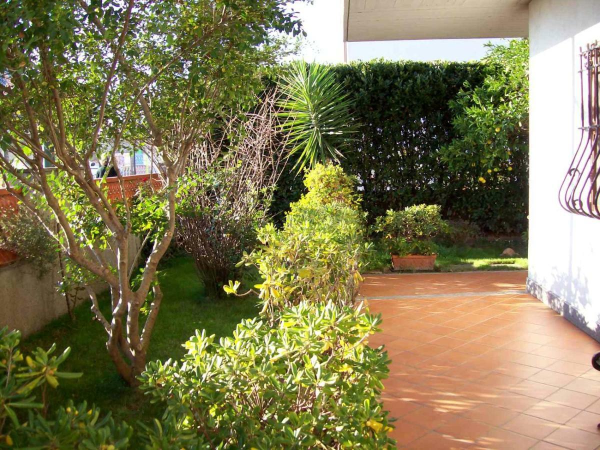 Villa Lory Албиния Екстериор снимка
