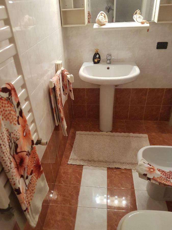 Villa Lory Албиния Екстериор снимка